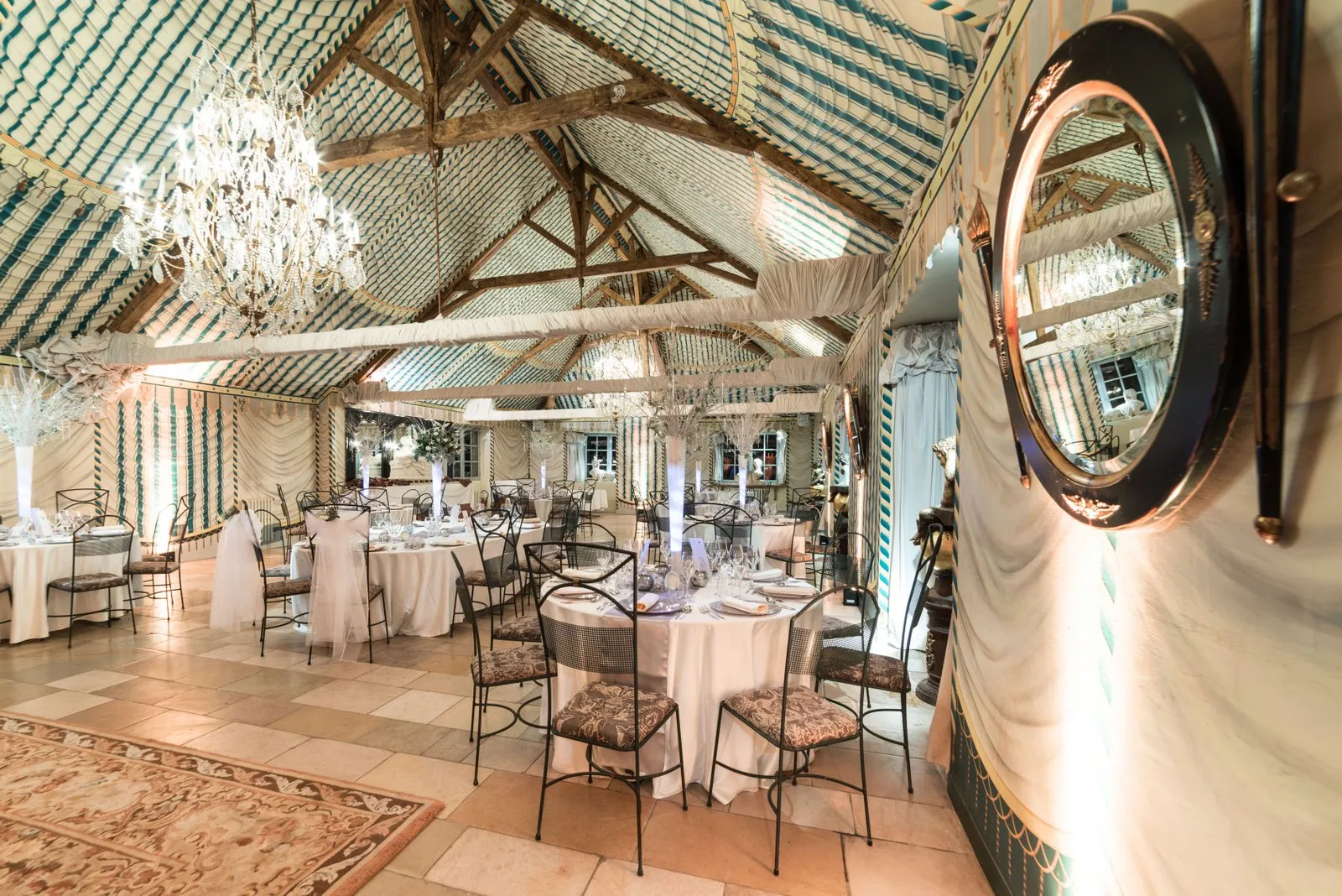 Réception de mariage au Château de Vallery, organisée par All in Wedding